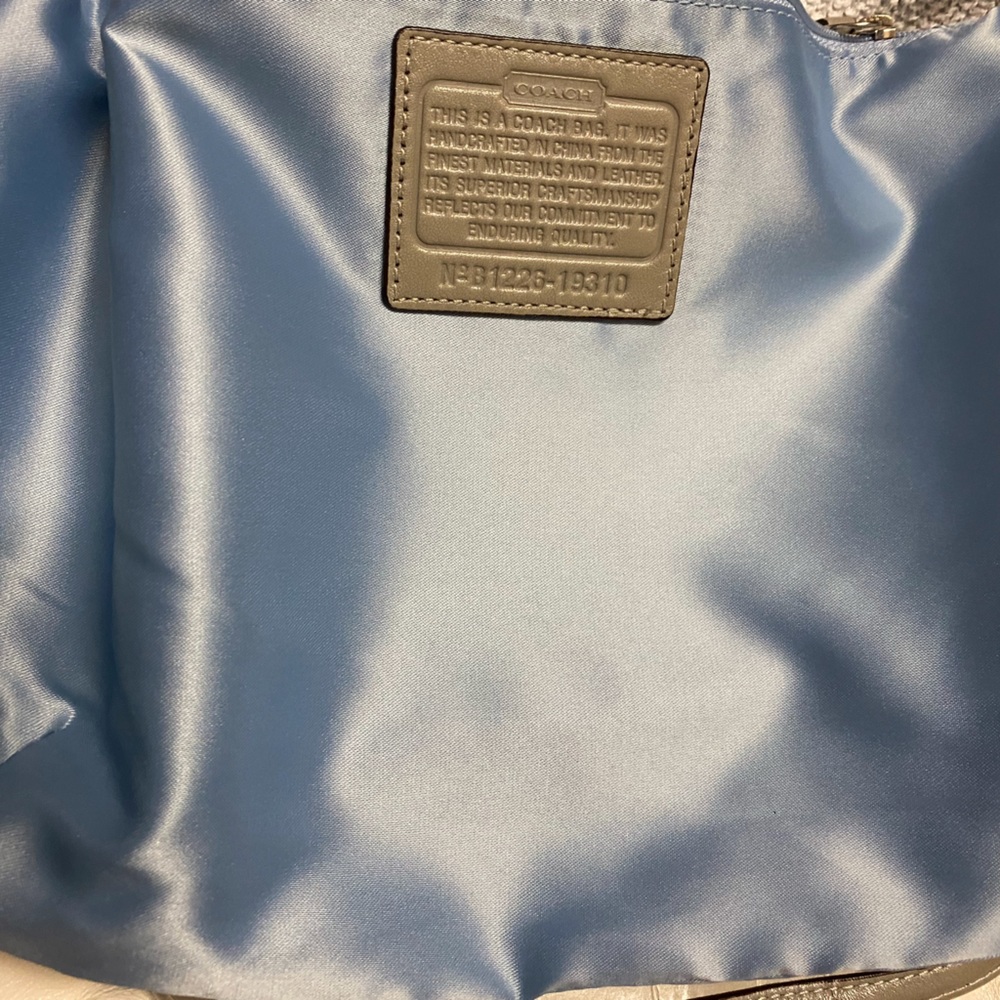 LIKE NEW! COACH Hobo White with Gray Crocodile Embellishments - Picture 9 of 12